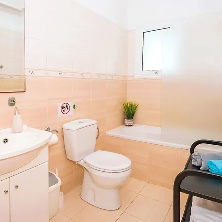 Kiki Villa-3 Bedroom Villa With Jacuzzi Villa