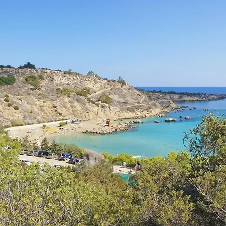 Kiki Villa-3 Bedroom With Jacuzzi Protaras