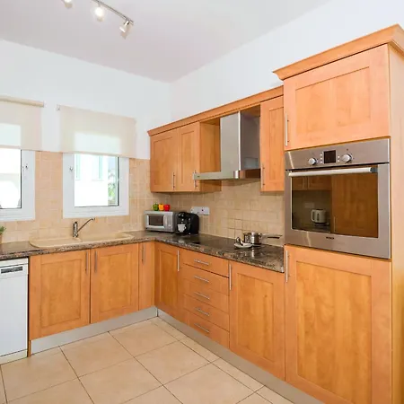 Kiki Villa-3 Bedroom With Jacuzzi Villa *