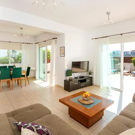 Kiki Villa-3 Bedroom Villa With Jacuzzi * Protaras