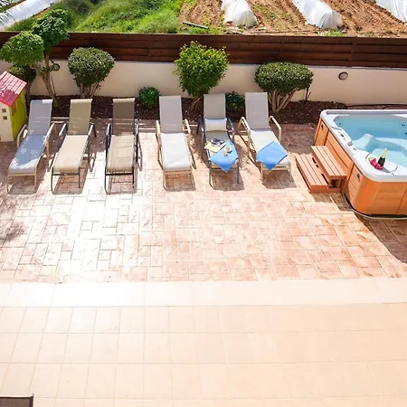 Kiki Villa-3 Bedroom Villa With Jacuzzi بروتاراس